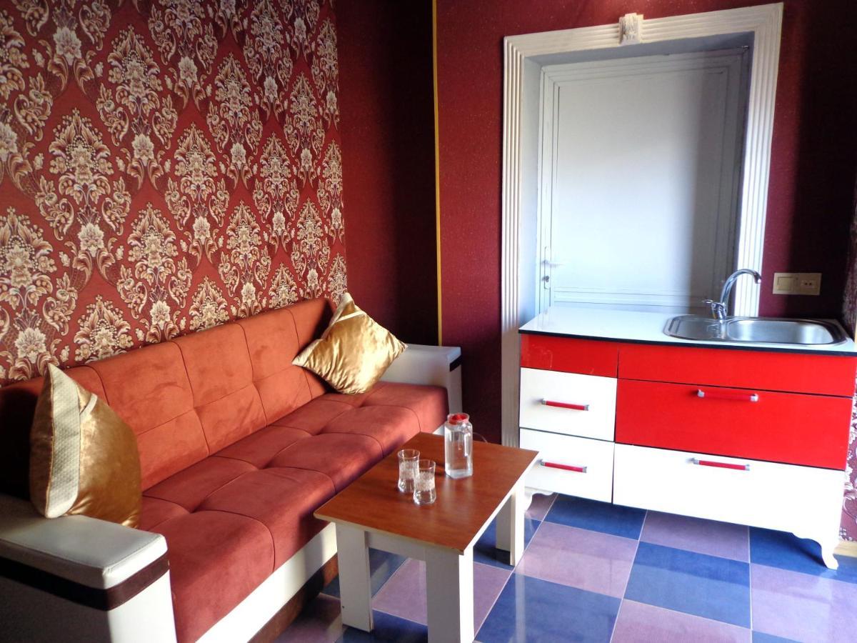 Tubram S Ailəvi Qonaq Evi Bed & Breakfast Şǝki Eksteriør bilde