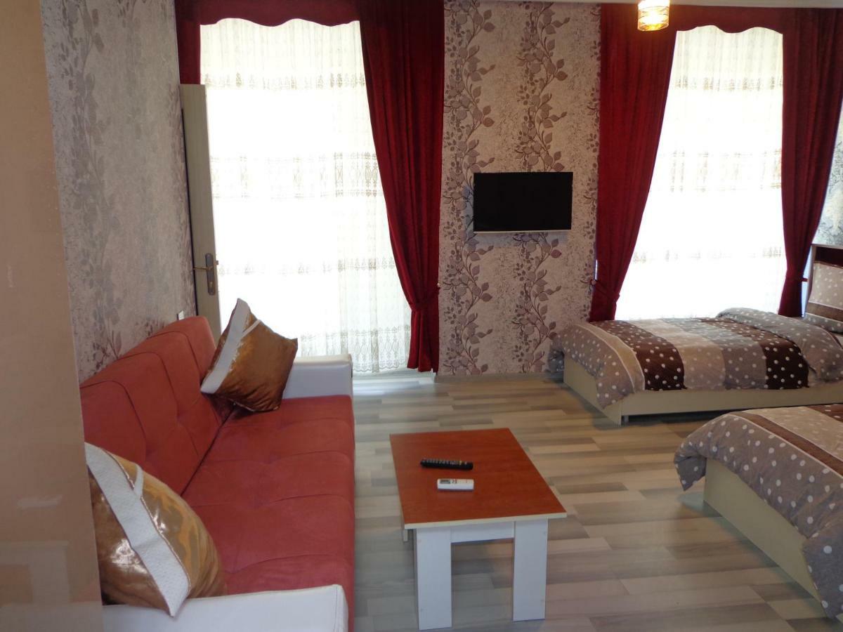 Tubram S Ailəvi Qonaq Evi Bed & Breakfast Şǝki Eksteriør bilde