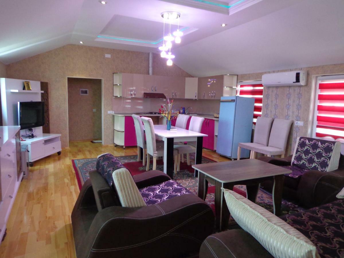 Tubram S Ailəvi Qonaq Evi Bed & Breakfast Şǝki Eksteriør bilde