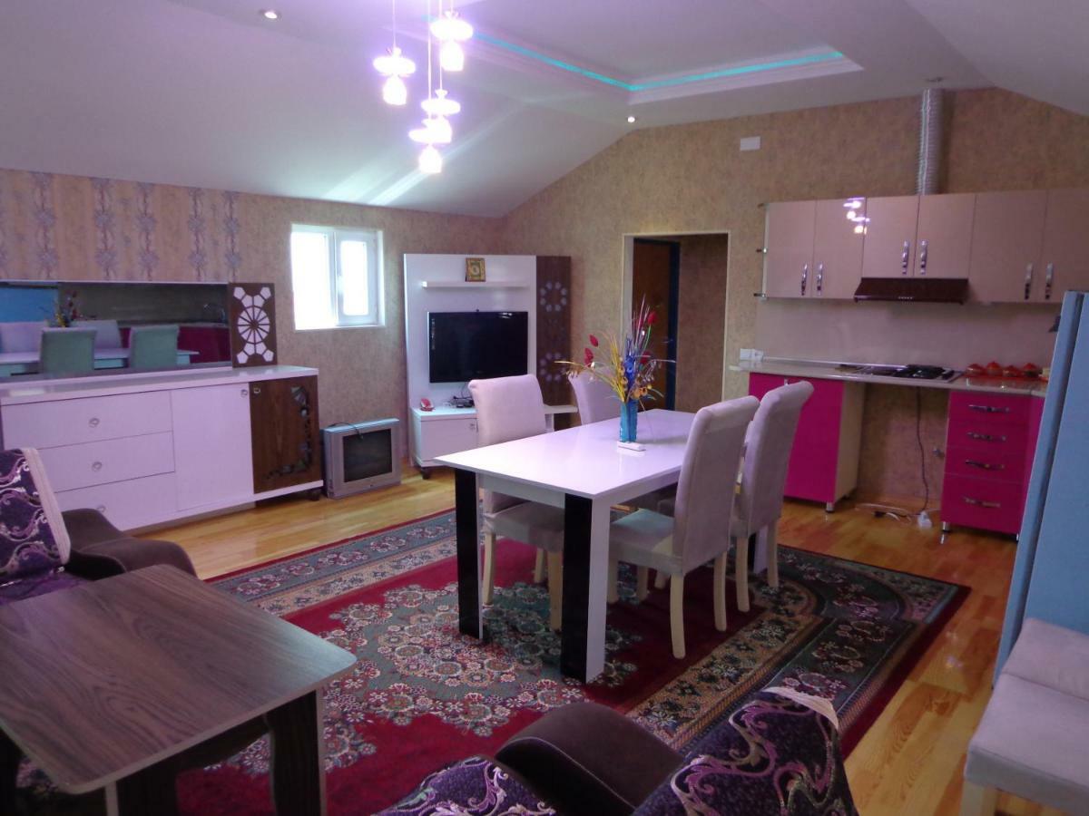 Tubram S Ailəvi Qonaq Evi Bed & Breakfast Şǝki Eksteriør bilde